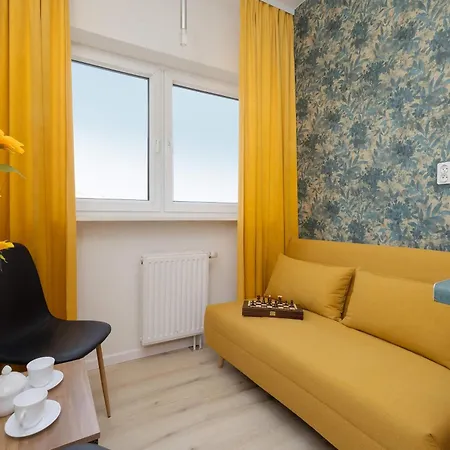 Compact Near The Underground By Renters *
